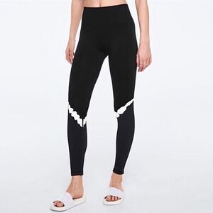 PINK Victoria’s Secret Cool & Comfy Seamless Leggings 7/8 Length Black White S